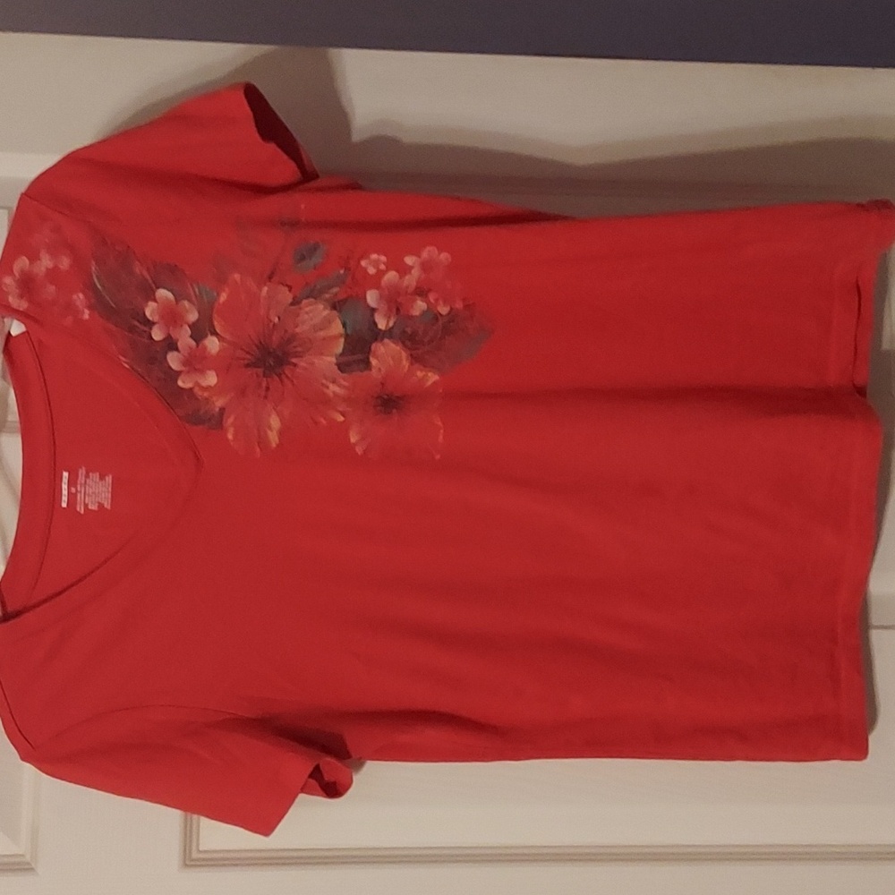 Women's t-shirt